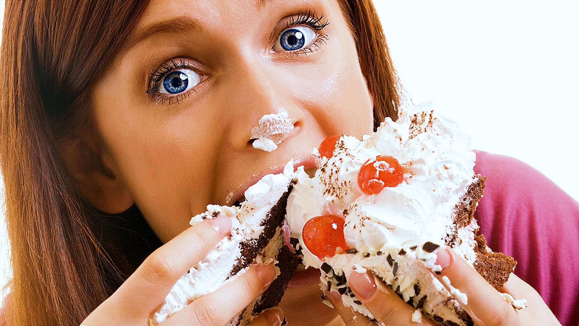Сладкий суть. Ест сладости. Девушка ест пирожное. Девушка ест сладкое. Человек ест сладкое.